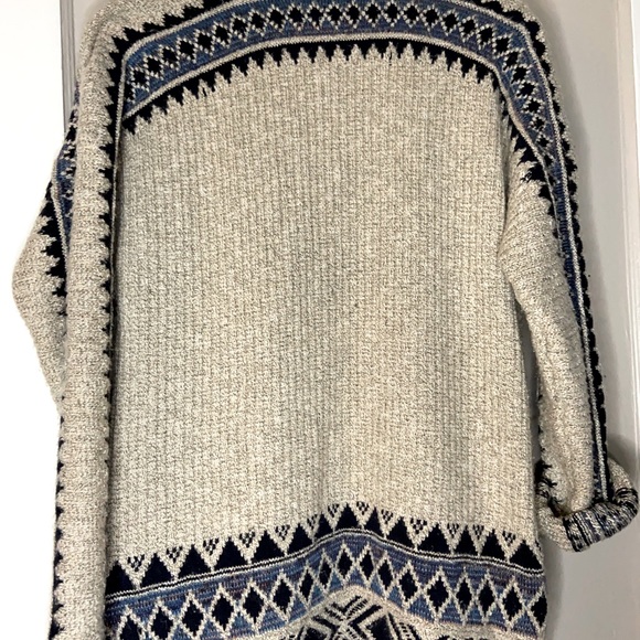 Cozy and warm Lucky Brand knit Cardigan - Picture 5 of 7
